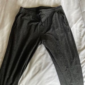 Outdoor Voices Men’s CloudKnit Sweatpant Small Charcoal color